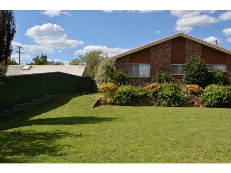 99 College Road, Stanthorpe QLD 4380