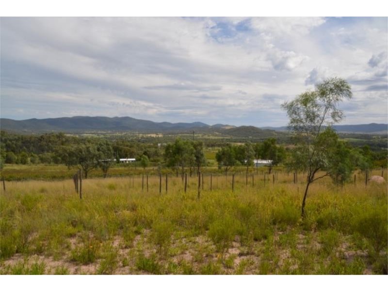 64 Rees Road, Ballandean via, Stanthorpe QLD 4380