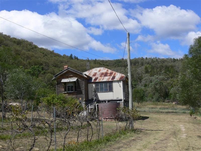 64 Rees Road, Ballandean via, Stanthorpe QLD 4380