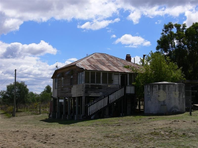 64 Rees Road, Ballandean via, Stanthorpe QLD 4380
