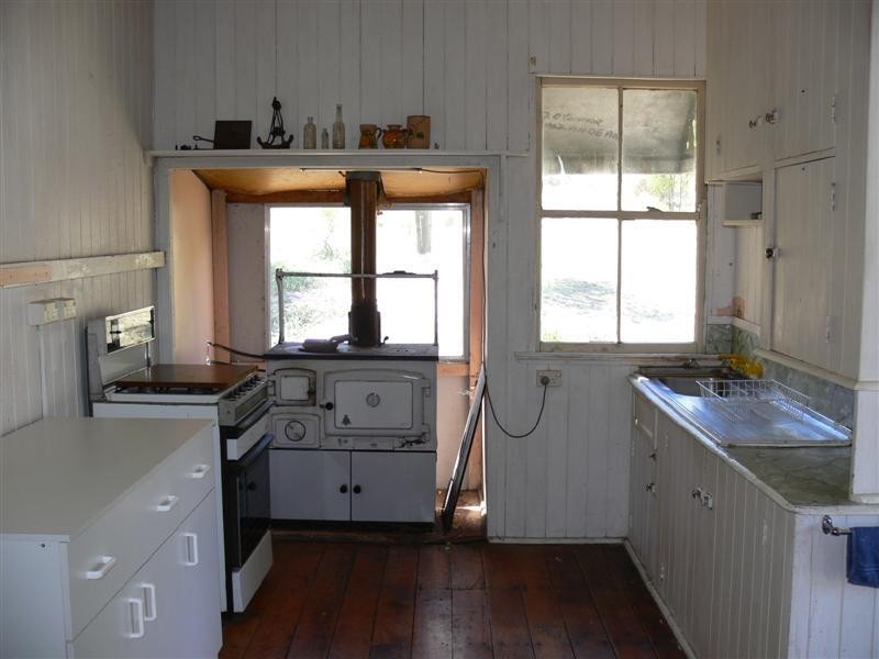 64 Rees Road, Ballandean via, Stanthorpe QLD 4380