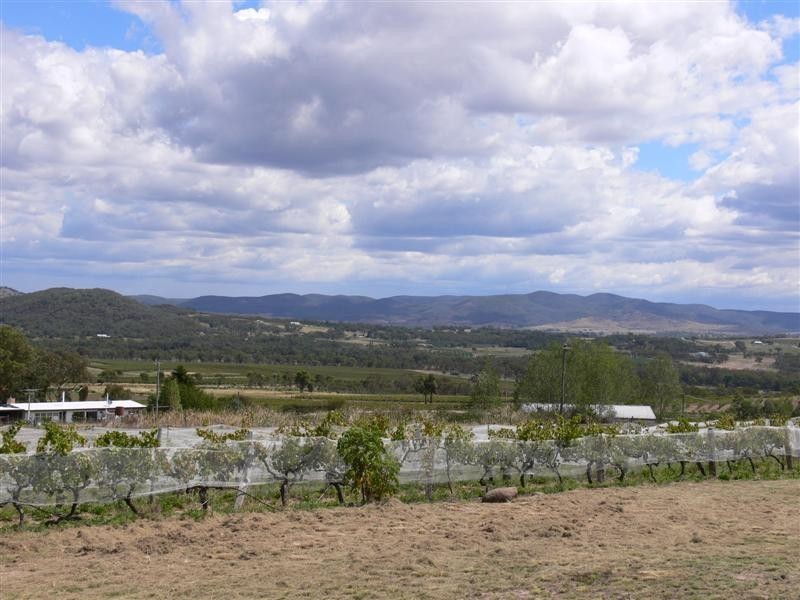 64 Rees Road, Ballandean via, Stanthorpe QLD 4380