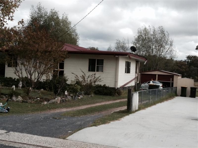 86 Barawell Street, Wallangarra QLD 4383