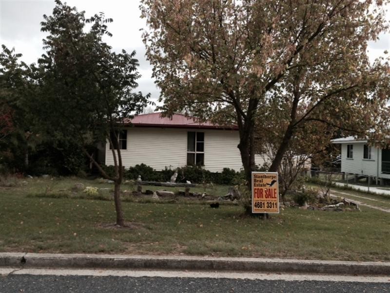 86 Barawell Street, Wallangarra QLD 4383