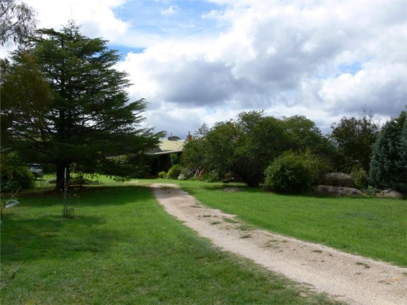 2399 Pyramids Road, Wyberba QLD 4382