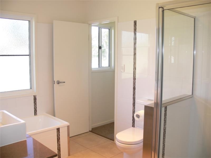 26 Callandoon Street, Wallangarra QLD 4383