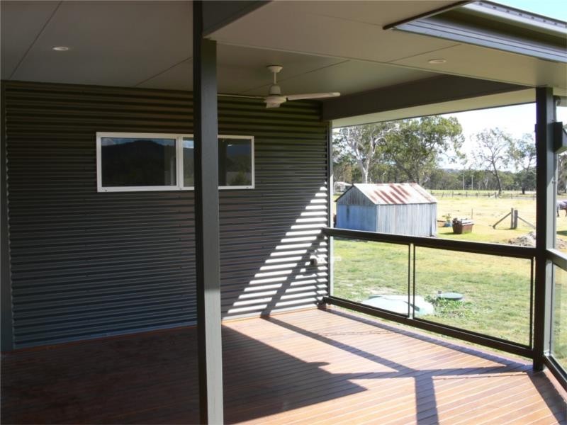 26 Callandoon Street, Wallangarra QLD 4383