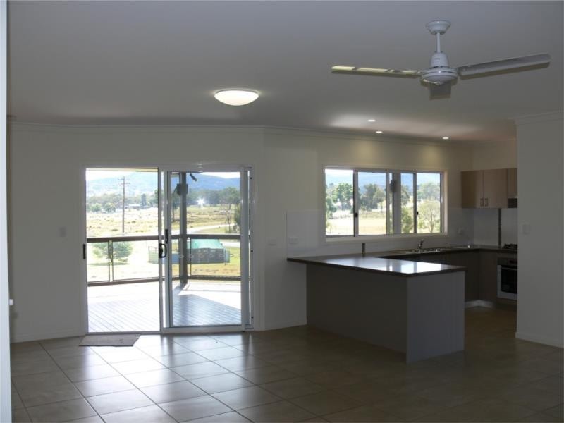 26 Callandoon Street, Wallangarra QLD 4383