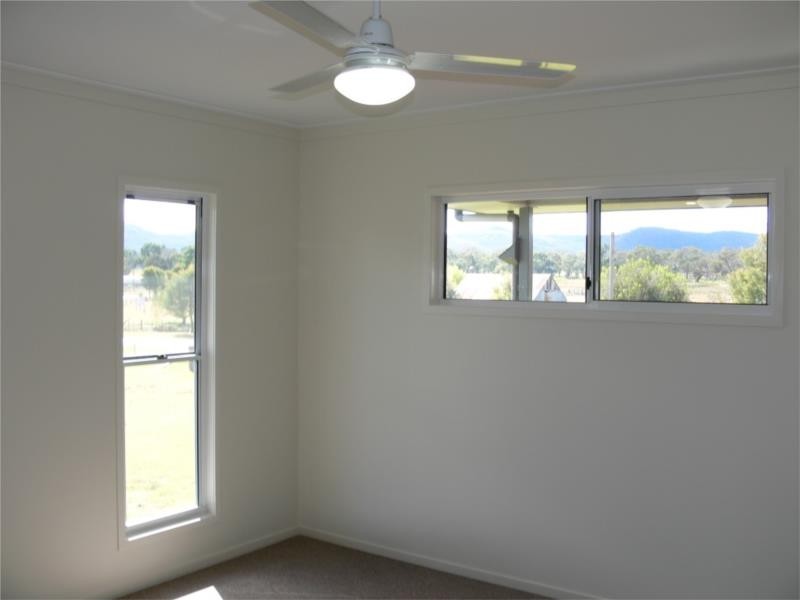 26 Callandoon Street, Wallangarra QLD 4383
