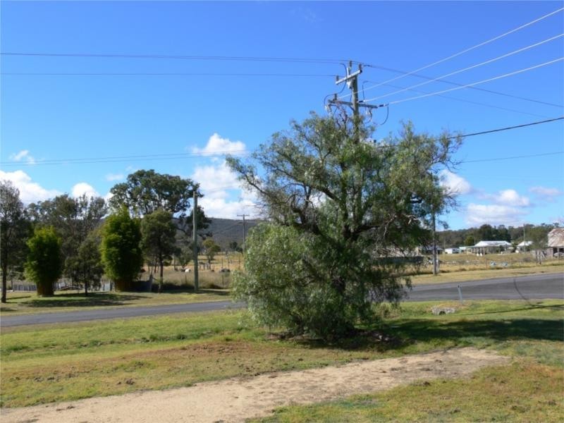 26 Callandoon Street, Wallangarra QLD 4383