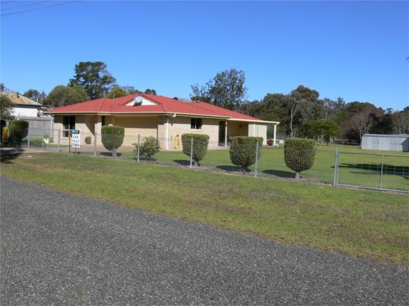 24 Pine Crescent, Stanthorpe QLD 4380