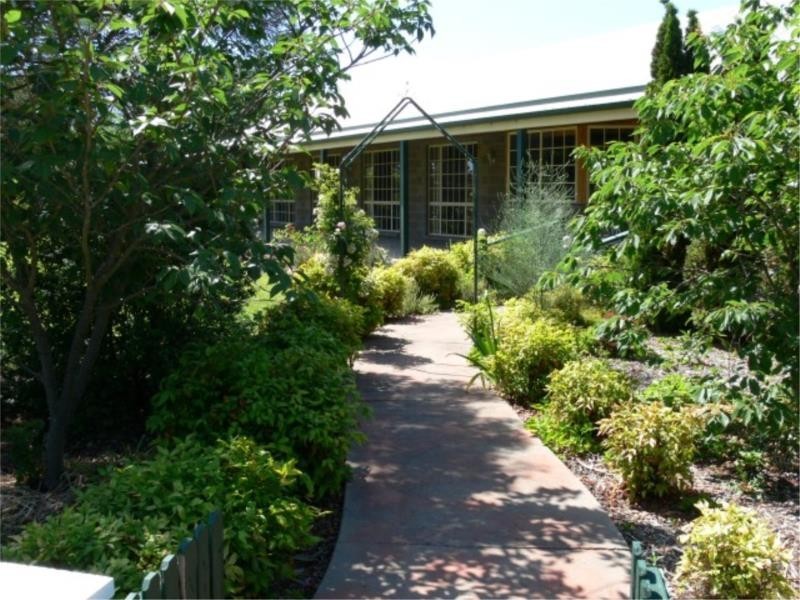 25555 New England Highway, Stanthorpe QLD 4380