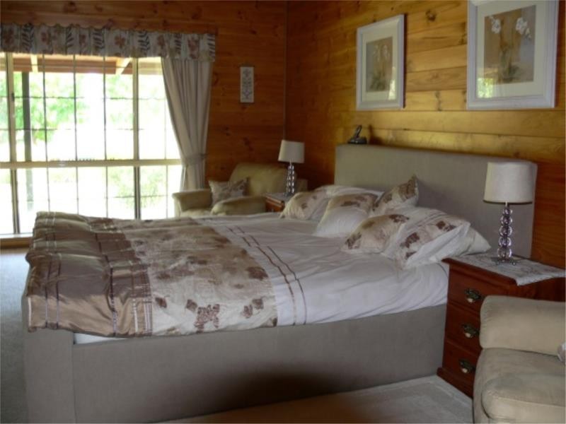 25555 New England Highway, Stanthorpe QLD 4380