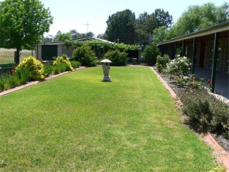 25555 New England Highway, Stanthorpe QLD 4380