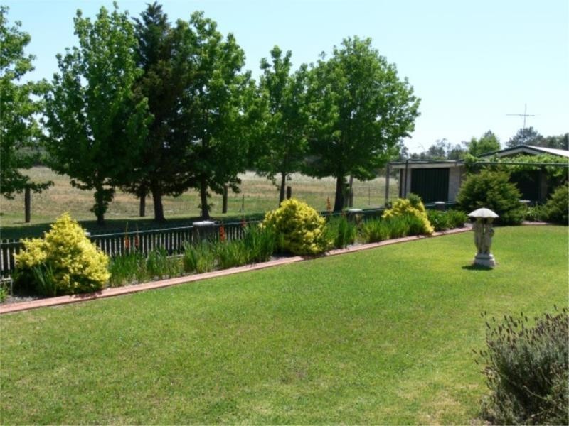 25555 New England Highway, Stanthorpe QLD 4380