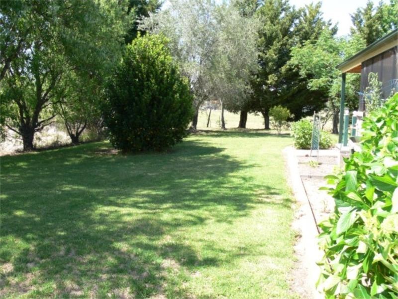 25555 New England Highway, Stanthorpe QLD 4380