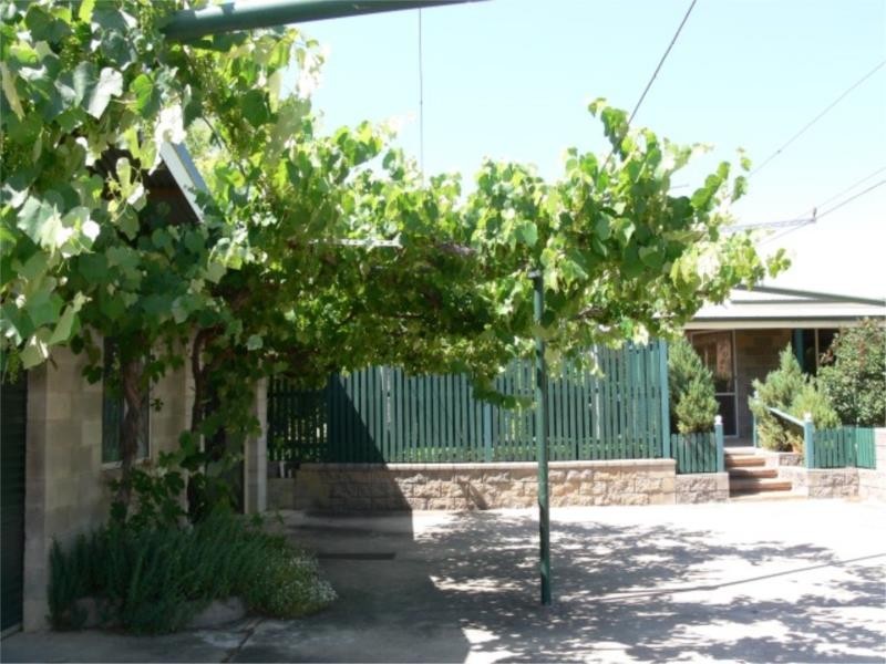 25555 New England Highway, Stanthorpe QLD 4380