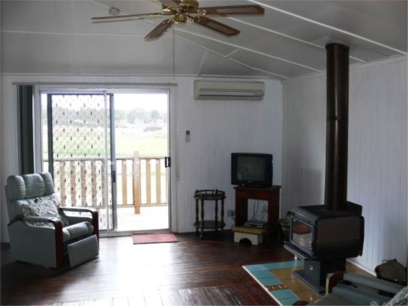 8 Johnson Lane, Stanthorpe QLD 4380