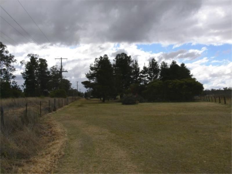 8 Johnson Lane, Stanthorpe QLD 4380