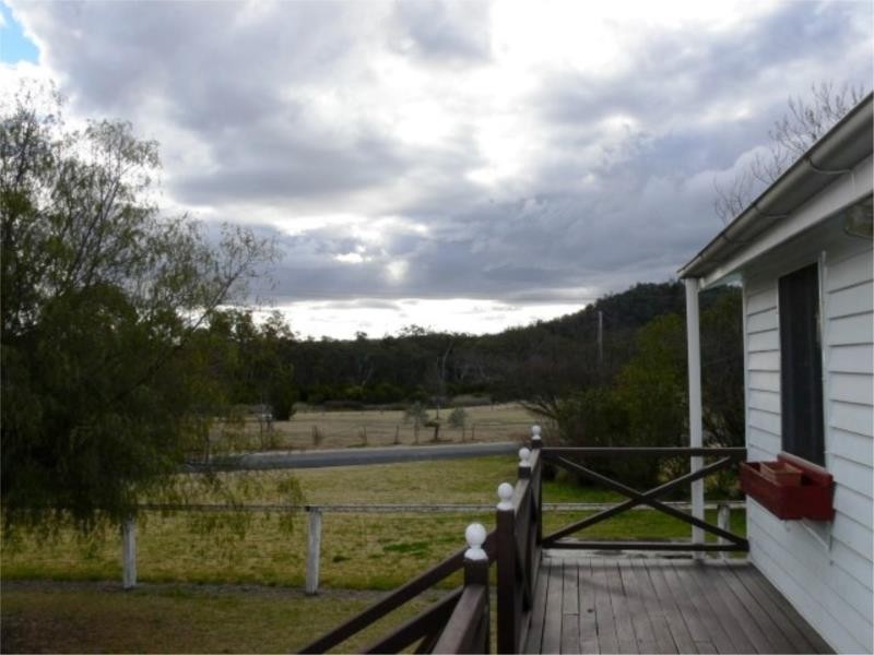 3 Mt Stirling Road, Stanthorpe QLD 4380