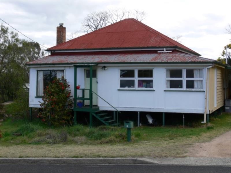 16 White Street, Stanthorpe QLD 4380