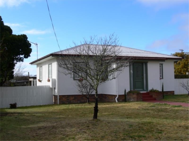 7 McGregor Terrace, Stanthorpe QLD 4380