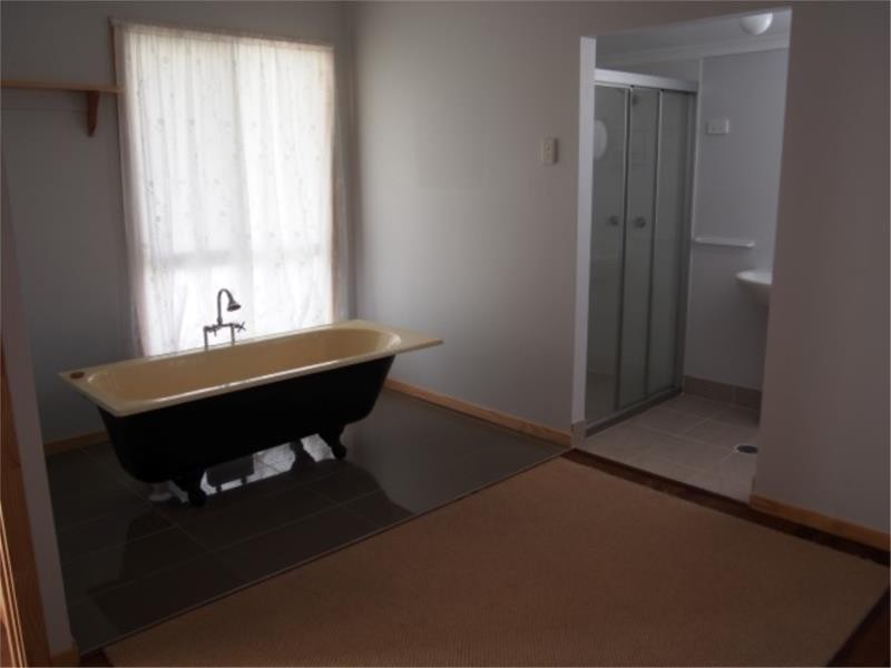 7 McGregor Terrace, Stanthorpe QLD 4380