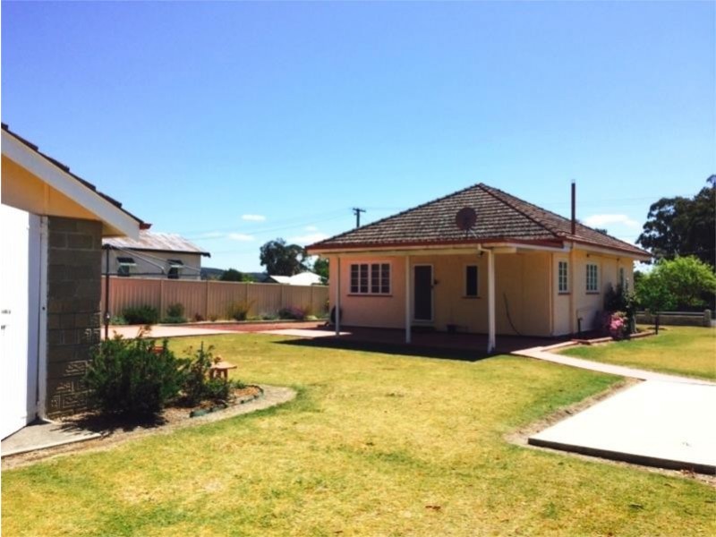 9 Catherine Street, Stanthorpe QLD 4380