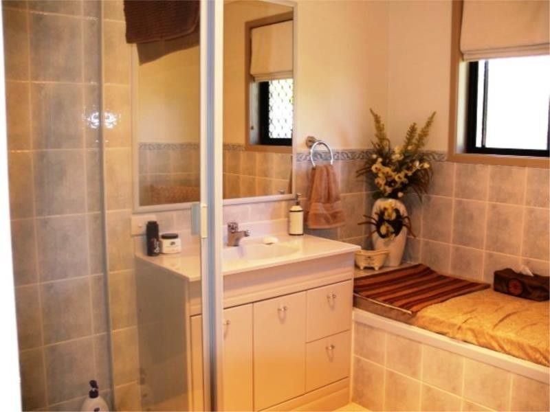 10 Barton Street, Stanthorpe QLD 4380