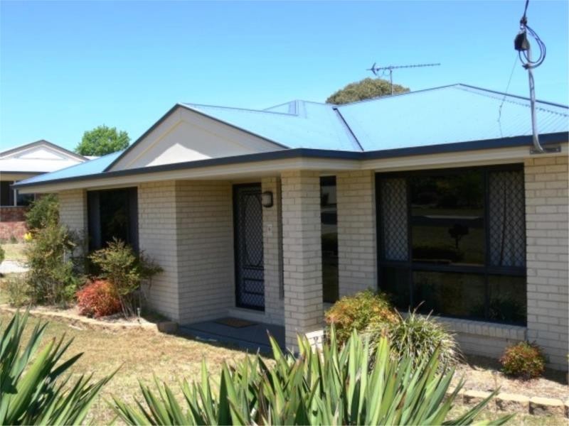 10 Barton Street, Stanthorpe QLD 4380