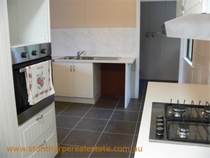 15 Wallangarra Road, Stanthorpe QLD 4380