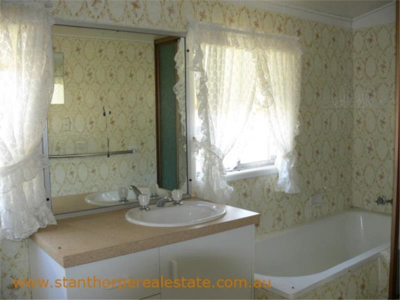 33 Amosfield Road, Stanthorpe QLD 4380