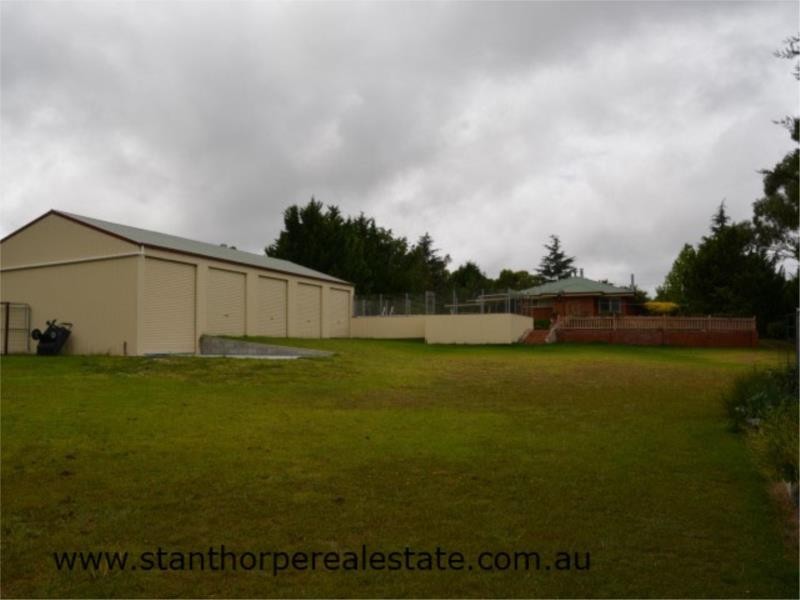 18 Pioneers Parade, Stanthorpe QLD 4380