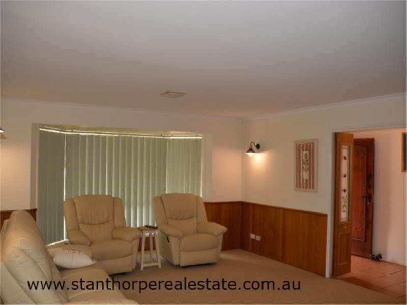 18 Pioneers Parade, Stanthorpe QLD 4380