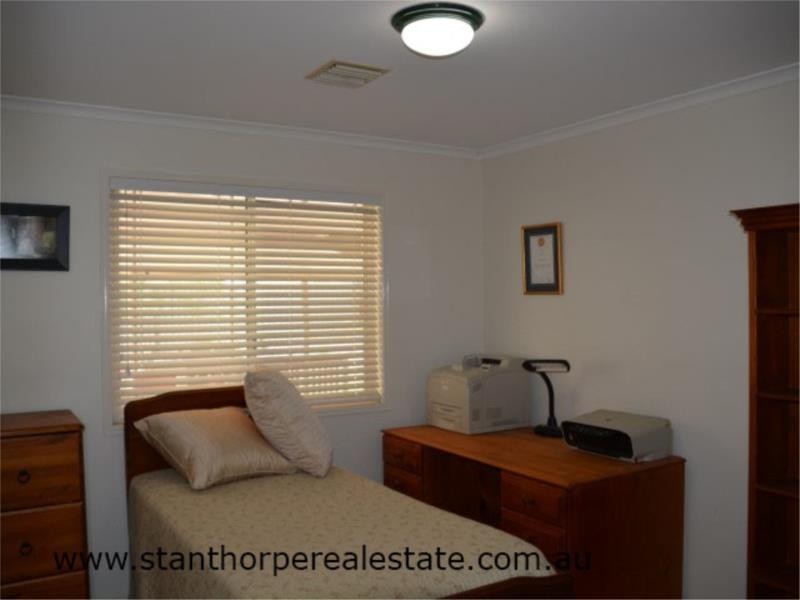 18 Pioneers Parade, Stanthorpe QLD 4380