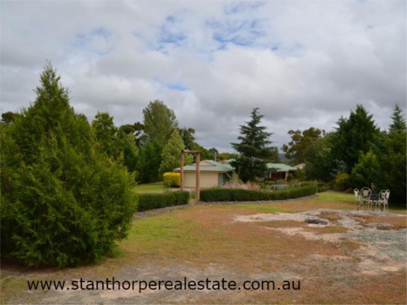 18 Pioneers Parade, Stanthorpe QLD 4380