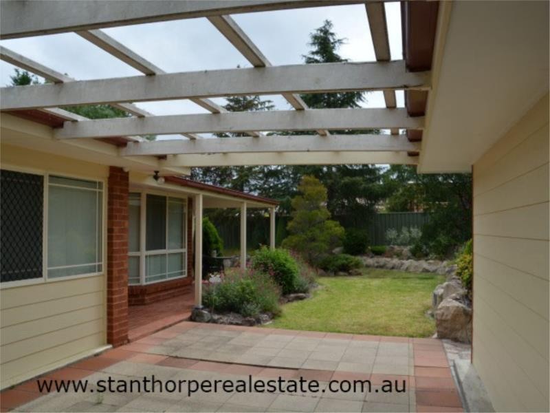 18 Pioneers Parade, Stanthorpe QLD 4380