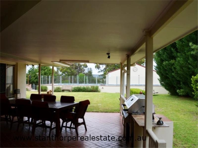 18 Pioneers Parade, Stanthorpe QLD 4380
