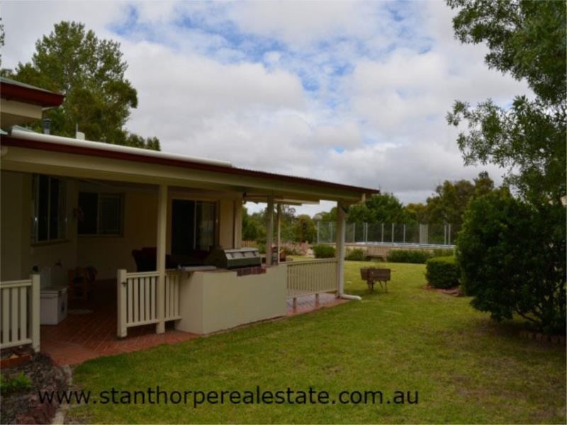 18 Pioneers Parade, Stanthorpe QLD 4380