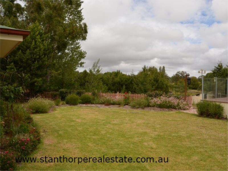 18 Pioneers Parade, Stanthorpe QLD 4380