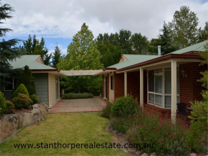 18 Pioneers Parade, Stanthorpe QLD 4380