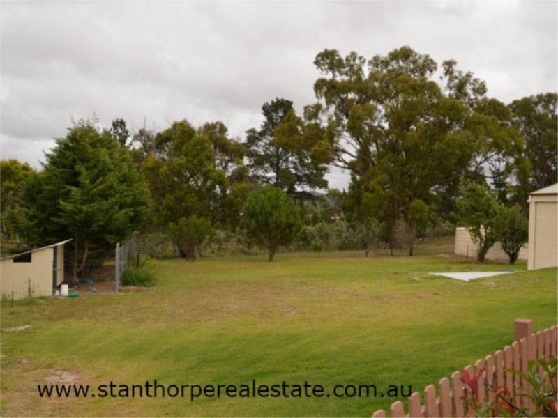 18 Pioneers Parade, Stanthorpe QLD 4380