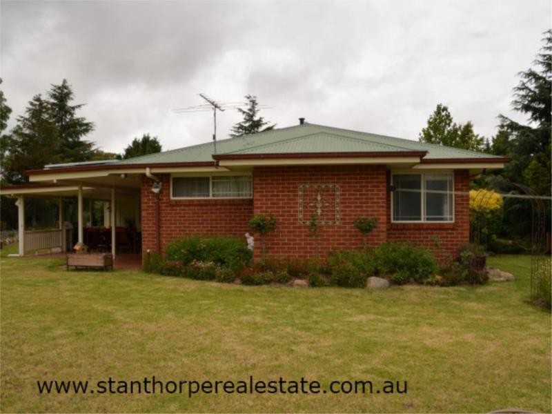 18 Pioneers Parade, Stanthorpe QLD 4380