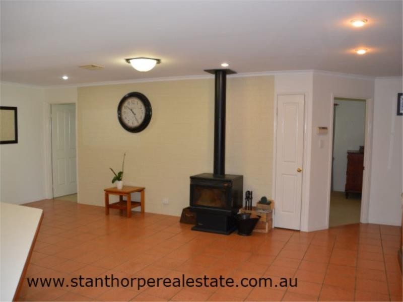 18 Pioneers Parade, Stanthorpe QLD 4380