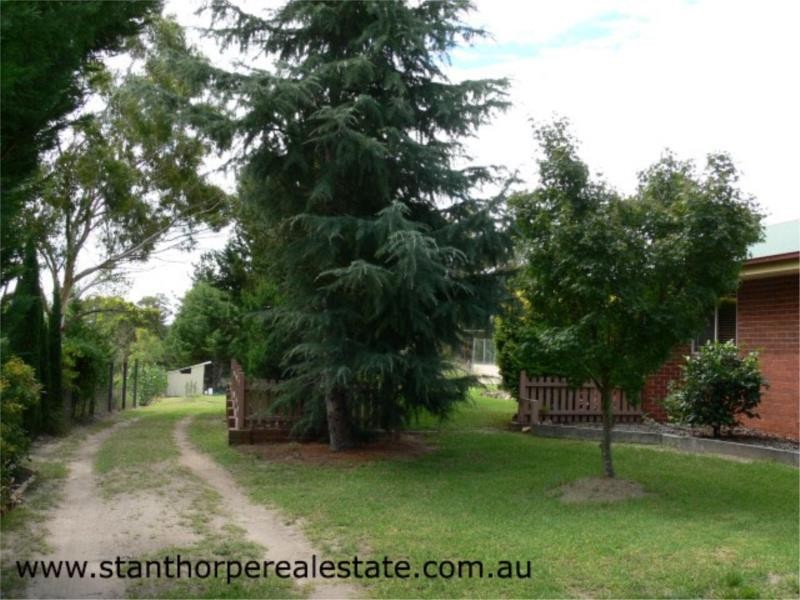 18 Pioneers Parade, Stanthorpe QLD 4380