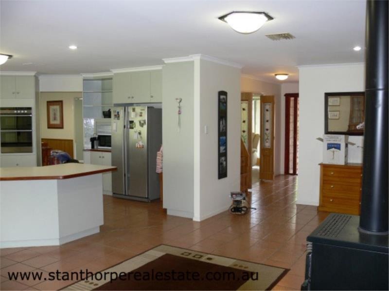 18 Pioneers Parade, Stanthorpe QLD 4380