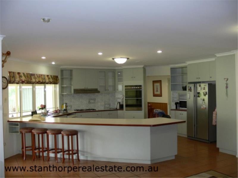18 Pioneers Parade, Stanthorpe QLD 4380