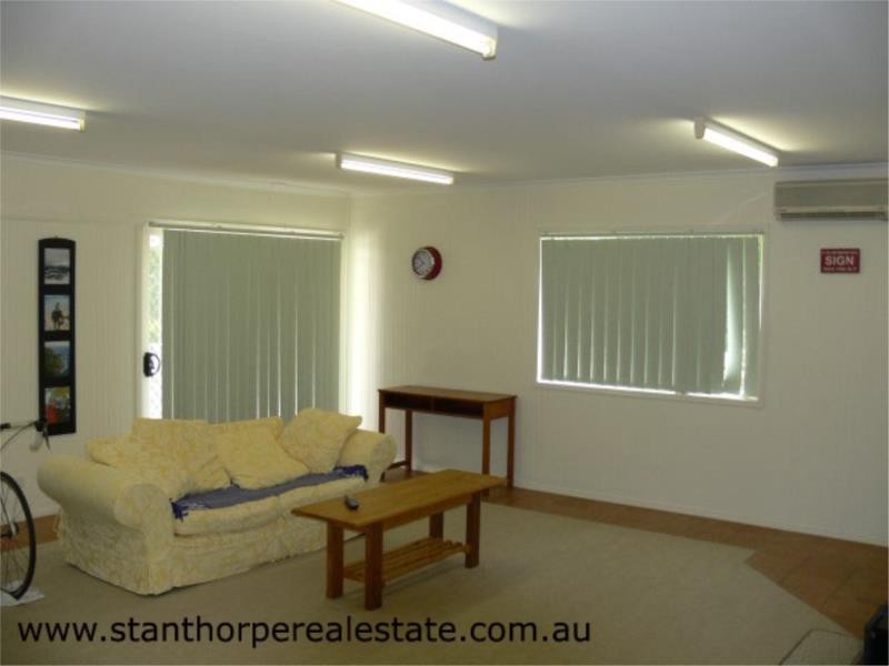 18 Pioneers Parade, Stanthorpe QLD 4380