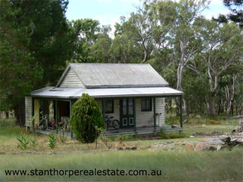 3 Moore Lane, Wallangarra via, Stanthorpe QLD 4380