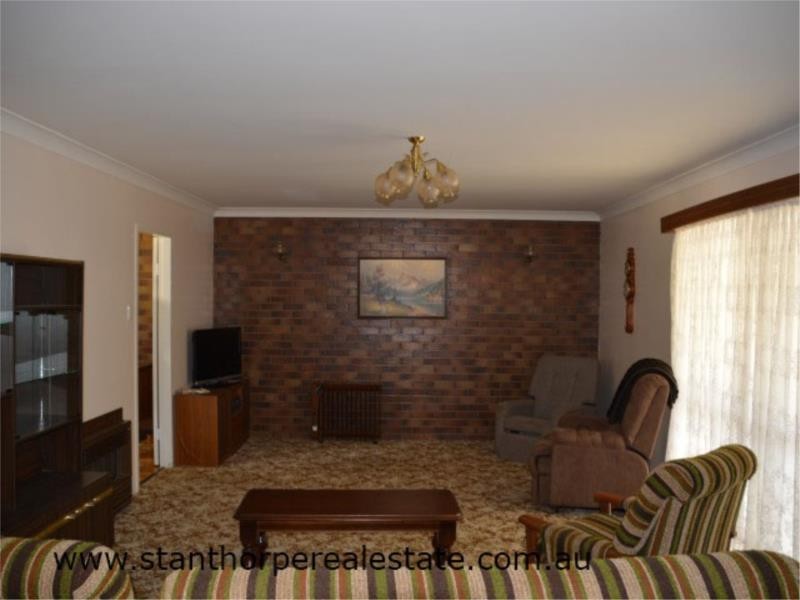 27 Pike Street, Stanthorpe QLD 4380